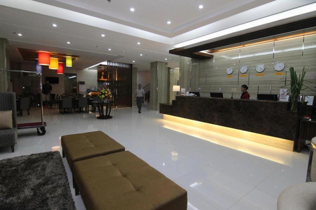 District 21 Hotel Iloilo City Exterior photo
